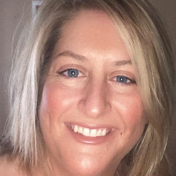 Meet your Posher, Erin - Picture 1 of 1